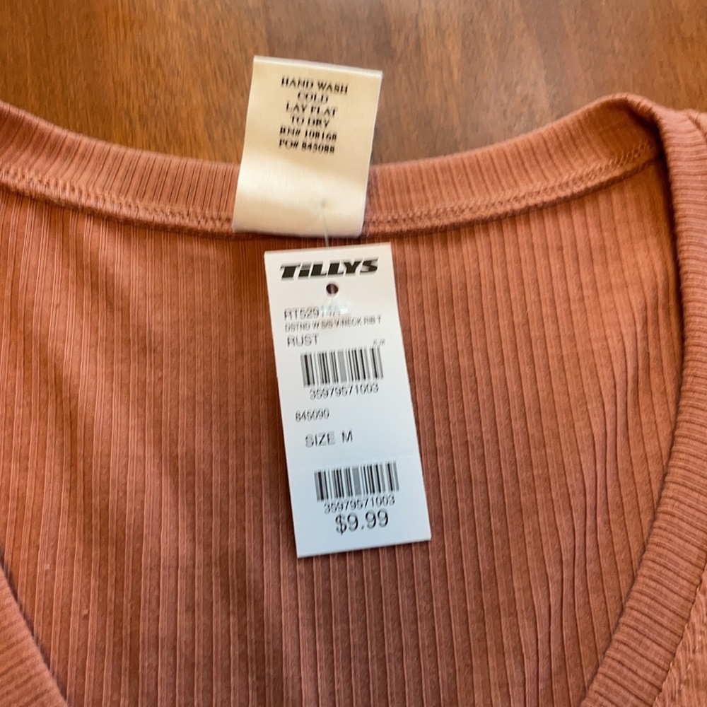 Destined t shirt from tilly’s NWT - Picture 2 of 4